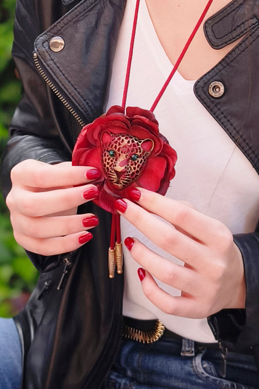 Collar CORBATA BOLO con Lord Torrenuevo GRANATE