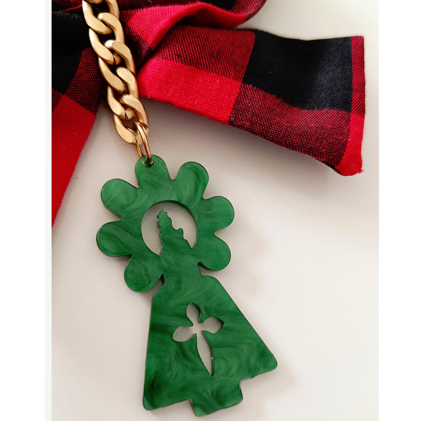 Colgante Charms CACHIRULO Virgen del Pilar verde